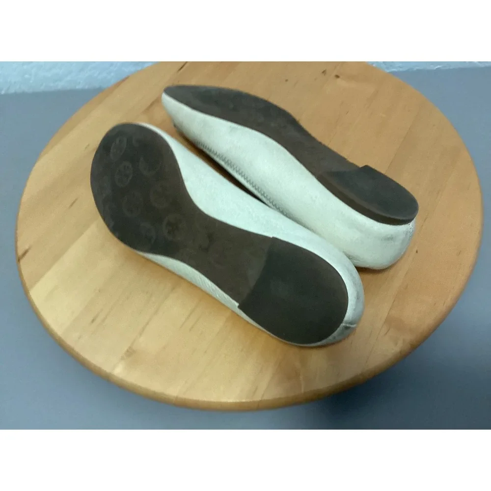 Tory Burch Ballet Flats Women 7 Cream Leather Reva Medallion Scrunch Back